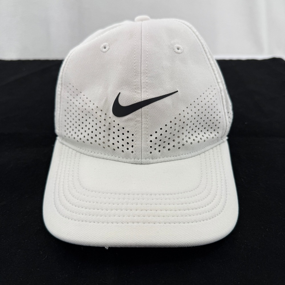 Nike Dri-FIT ADV Club Cap Mens M/L White Perforated Snapback Hat FB5636-100